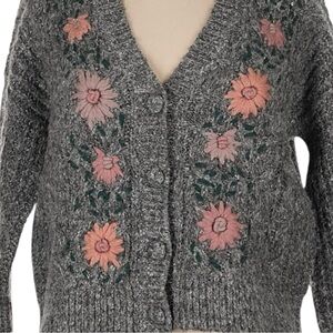 Heartloom Embroidered V Neck Gray Pink Cardigan Large Cottagecore Cozy Feminine